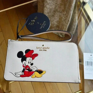 Disney X Kate Spade New York Minnie Medium L-Zip Wristlet KG659